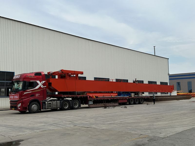 重慶某公司采購我公司一臺新式雙梁通用橋式起重機。