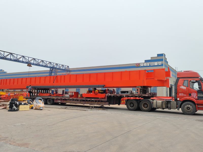 通用橋式起重機 QDXX32/5t—27.7m 制作完成，發往陜西省銅川市交付客戶使用。