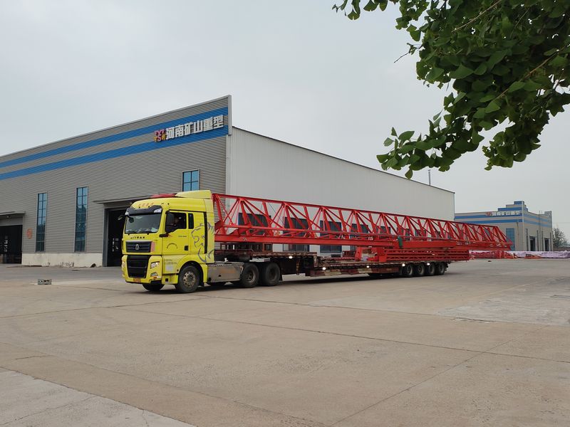 電動葫蘆門式起重機  MH10t—26m 單懸6米 制作完成，發往湖北省黃岡市交付客戶使用。